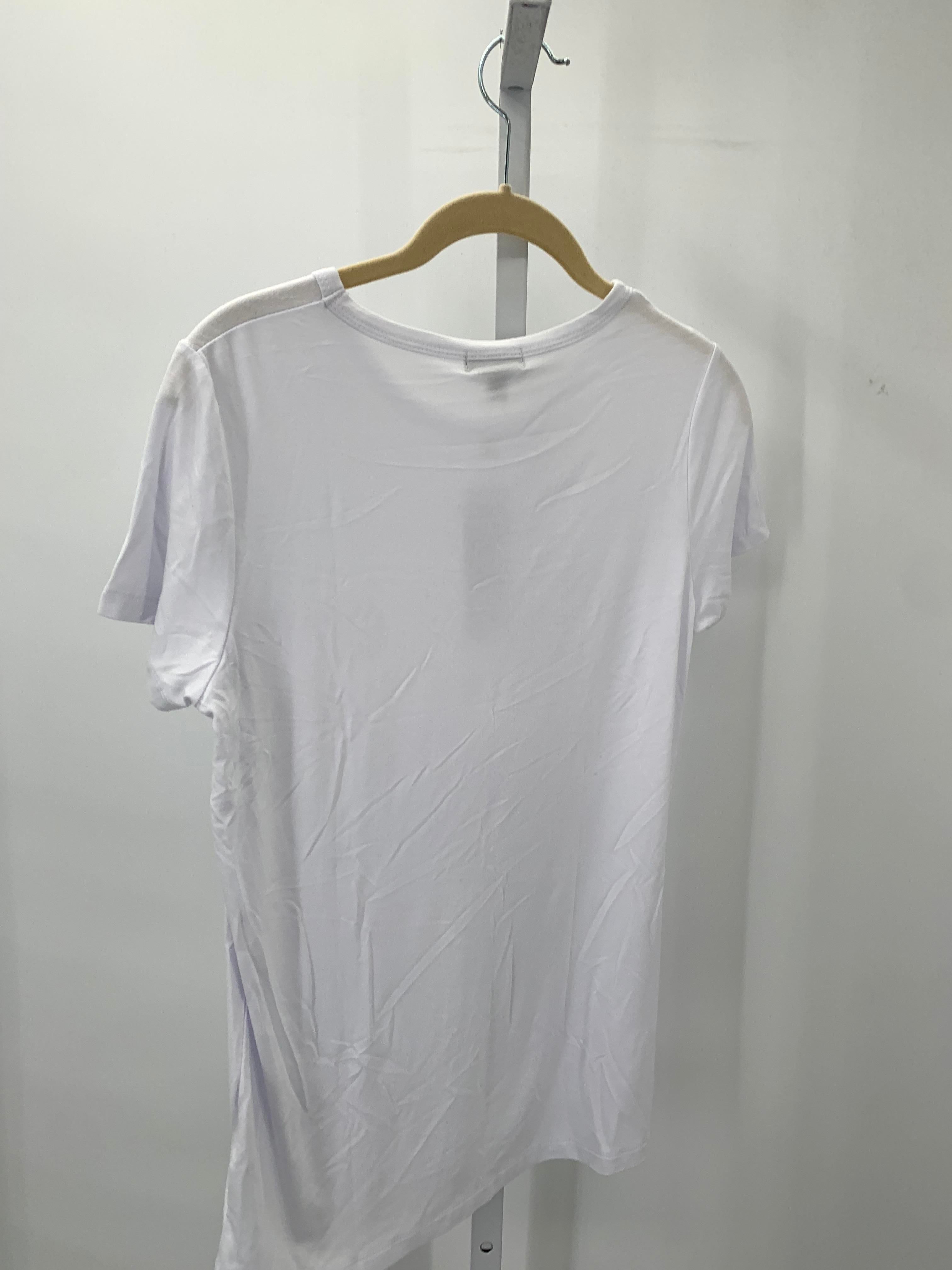 Size Medium Misses Short Sleeve Shirt