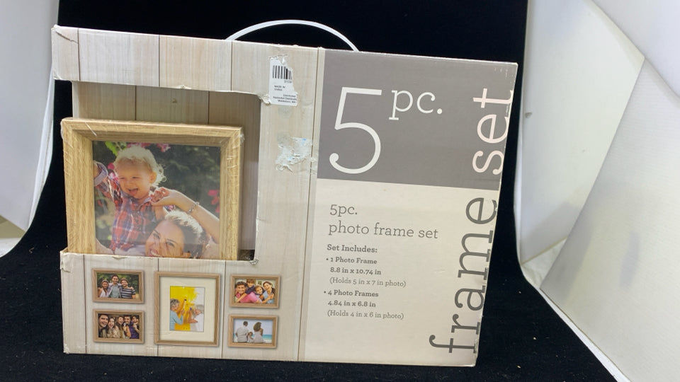 NIB 5PC PHOTO FRAME SET.
