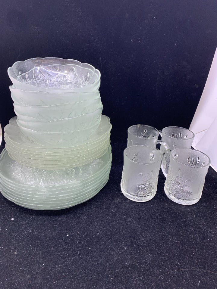 28 PC SVC 8 FROSTED ROSE PATTERNED GLASS DINNER PLATE, SERVING PLATE, BOWL, MUGS