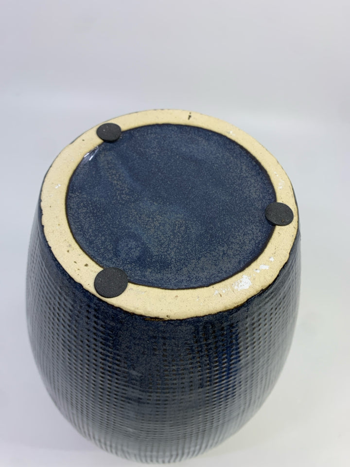 DK BLUE CERAMIC VASE.