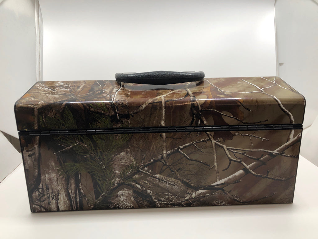 REALTREE XTRA METAL TACKLE BOX.