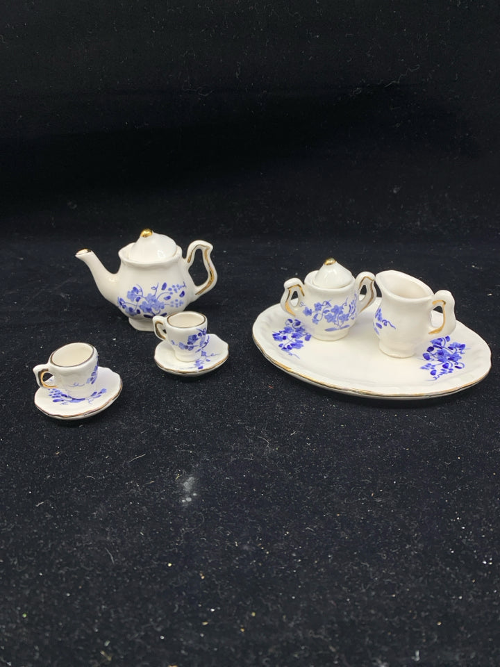 8 PIECE MINI TEA SET.