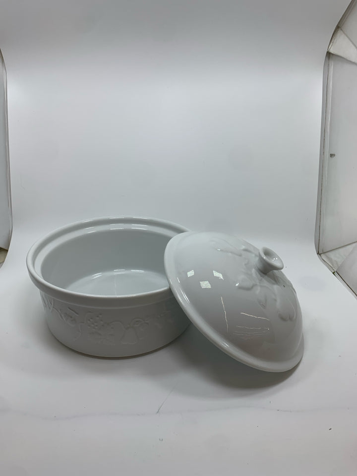 WHITE PORCELAIN CASSEROLE DISH W/EMBOSSED FRUITS AND LID.