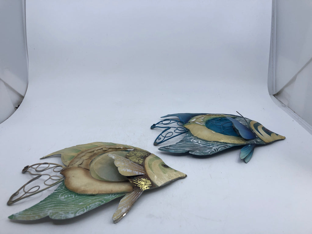 2 SMALL METAL WALL HANGING FISH.