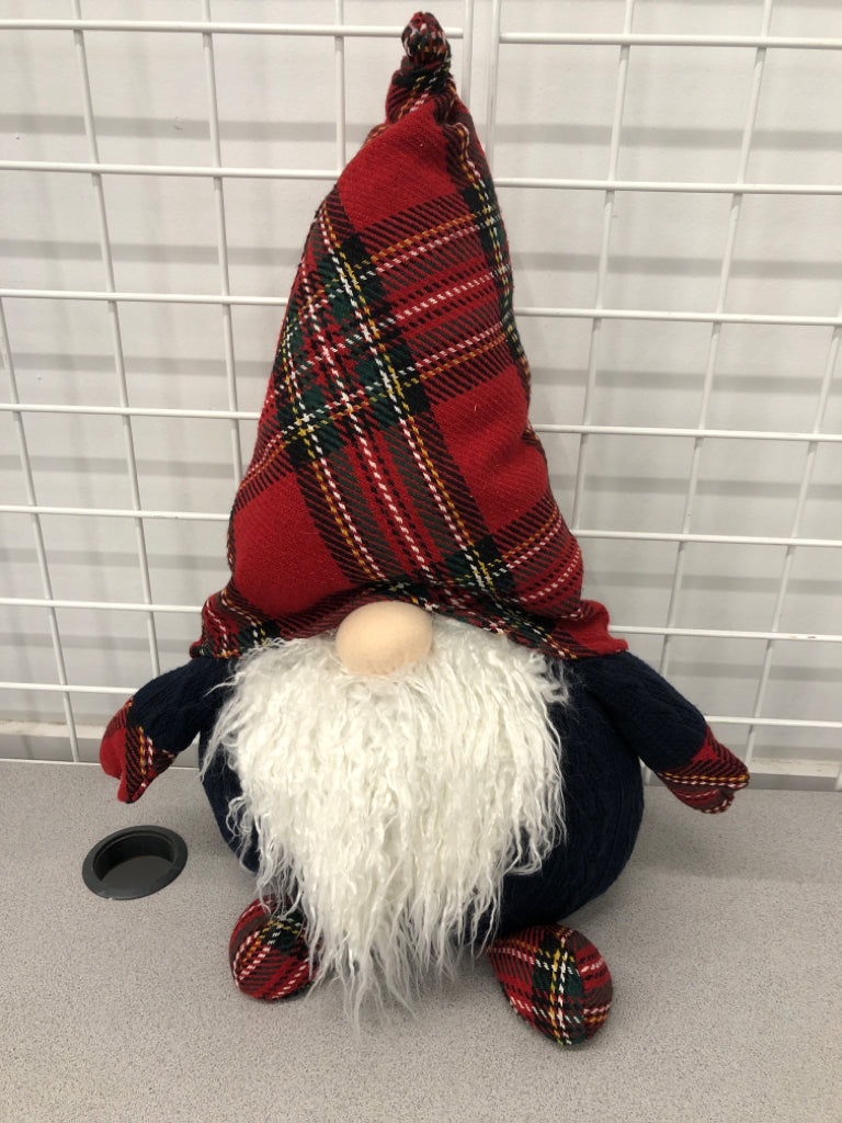 LG PLAID HAT PLUSH GNOME.
