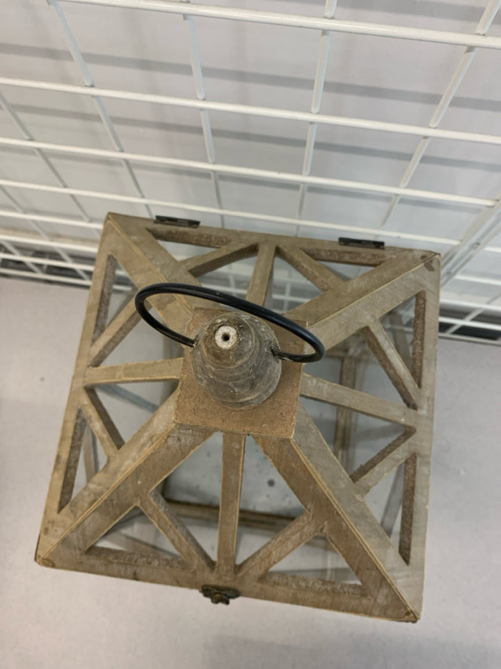 LG RUSTIC BIRDCAGE CANDLE HOLDER.