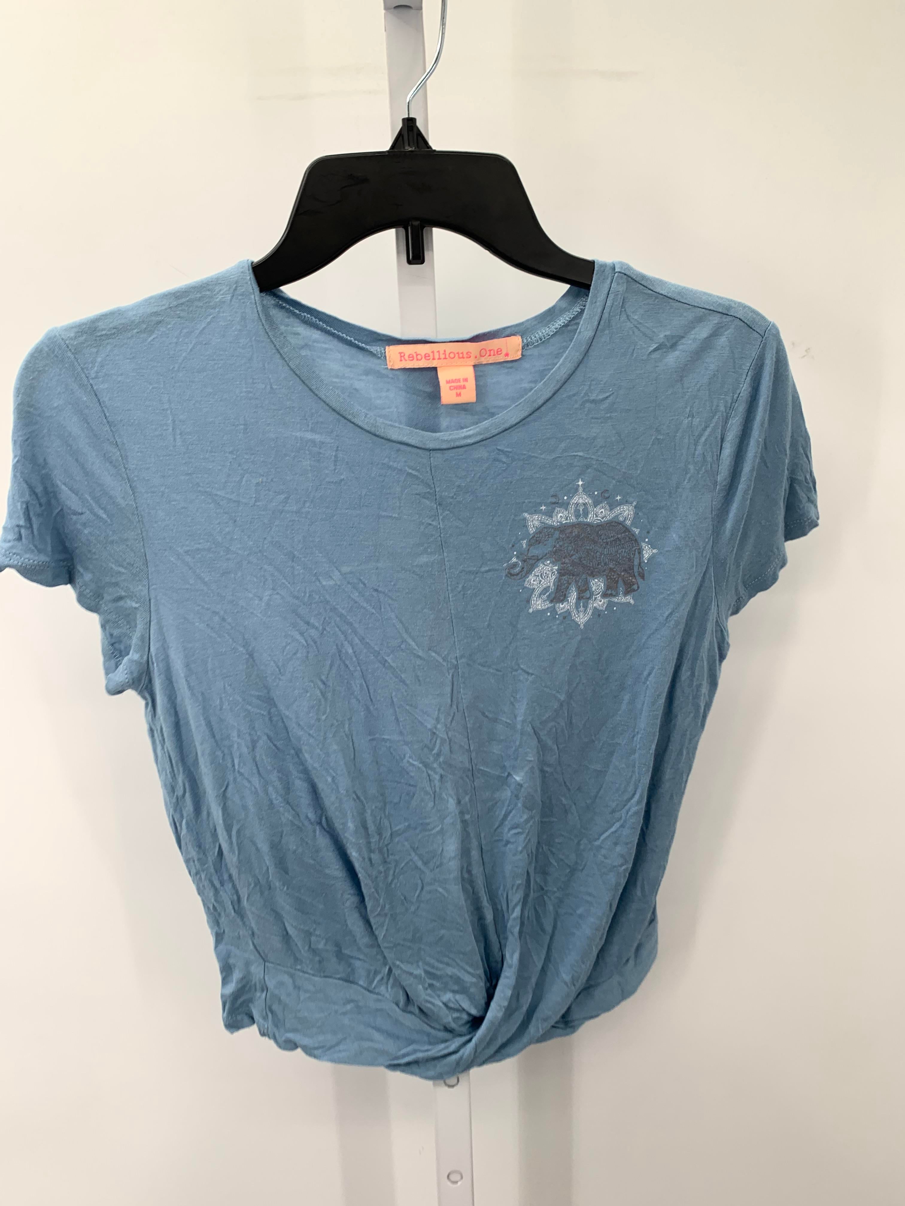 Size Medium Juniors Short Sleeve Shirt