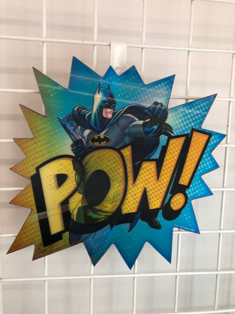 BATMAN "POW" MOVING STARBUST WALL-ART.