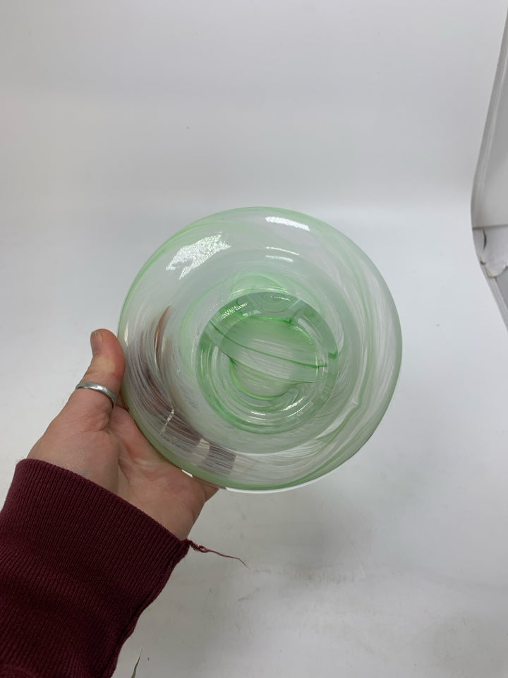 GREEN GLASS SWIRL DESIGN FOOTED SMALL BOWL.