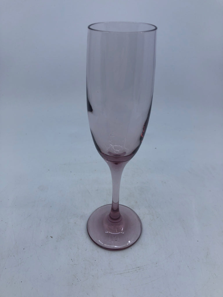 4 PINK TINTED CHAMPAGNE FLUTES.