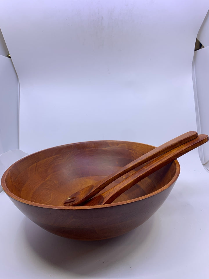 LARGE WOOD SALAD BOWL W UTENSILS.