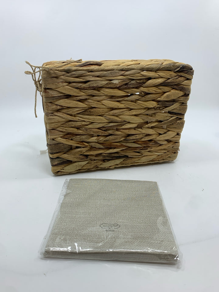 2PC WICKER NAPKIN HOLDER W/NAPKINS.