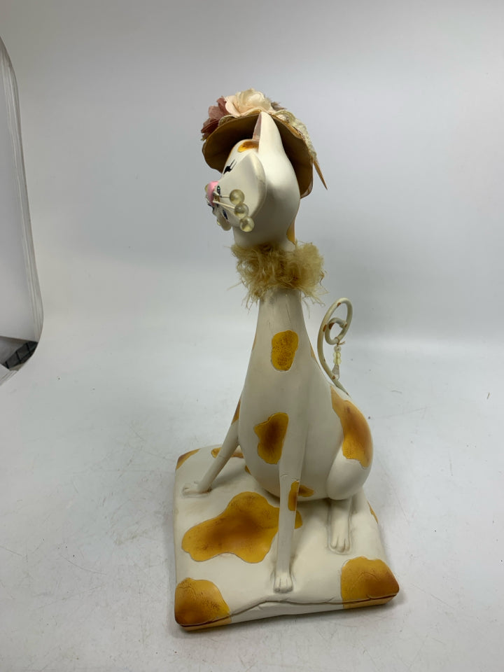 RESIN CREAM/ORANGE CAT W/ HAT/SCARF ON.