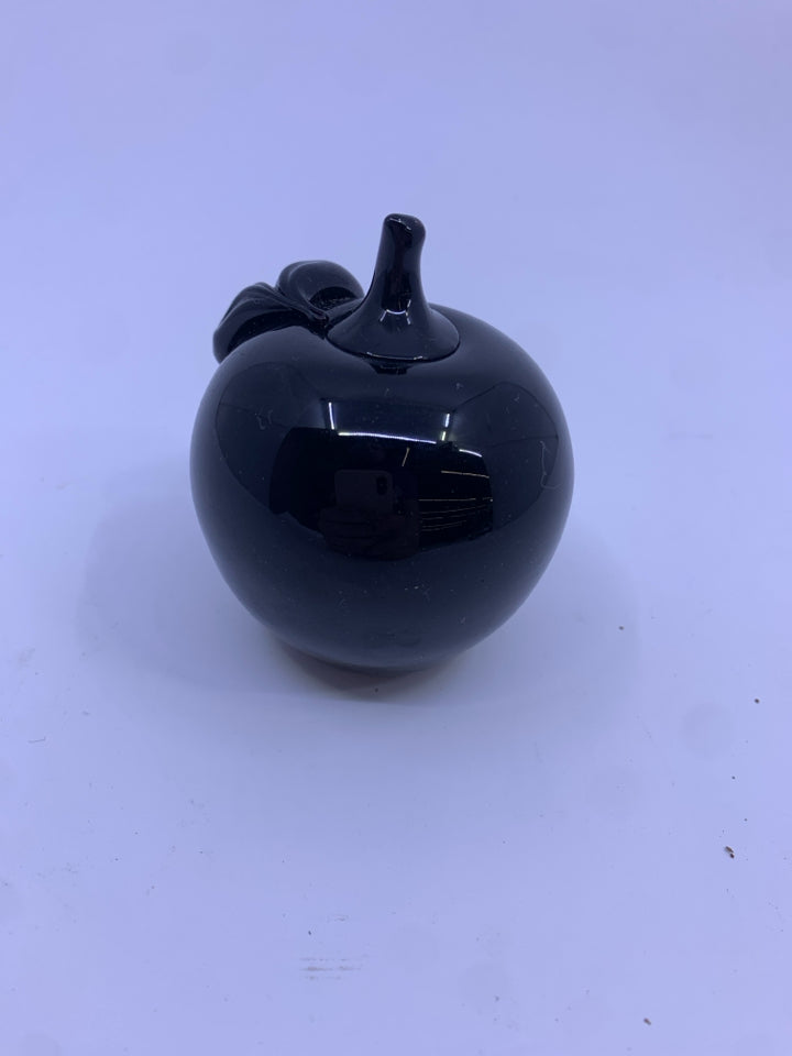 BLACK PAPERWEIGHT APPLE.