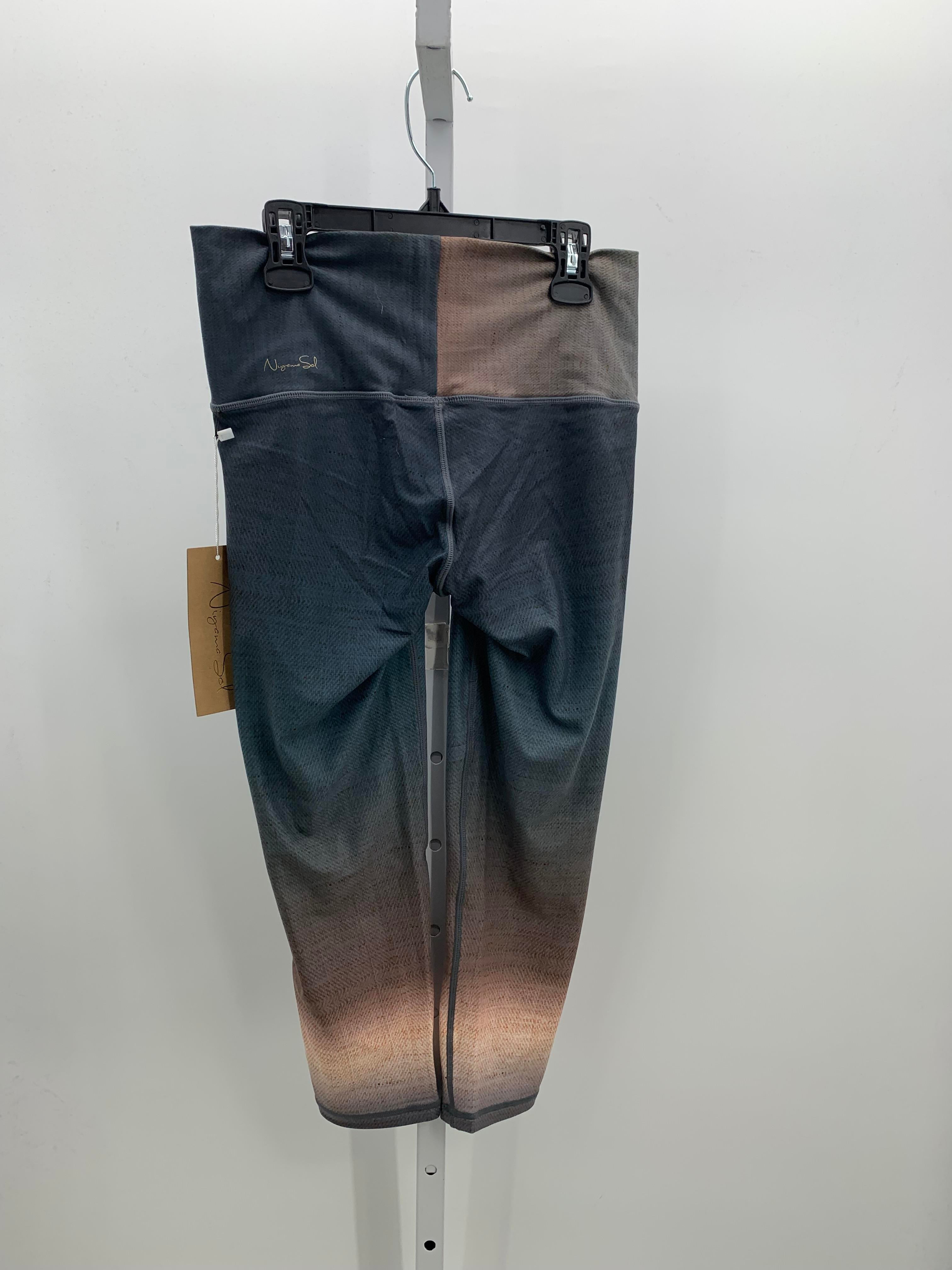 Size Medium Misses Capri Pants