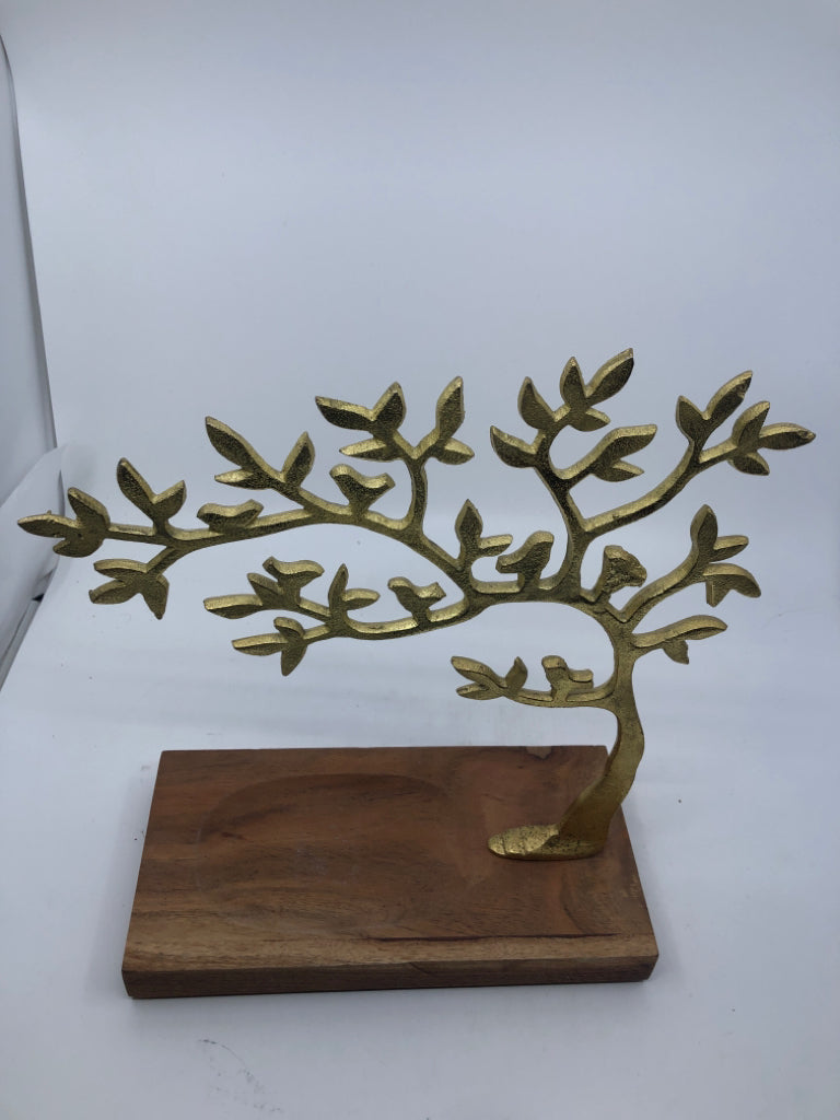 GOLD METAL TREE W/ WOOD CATCH ALL JEWELRY HOLDER.