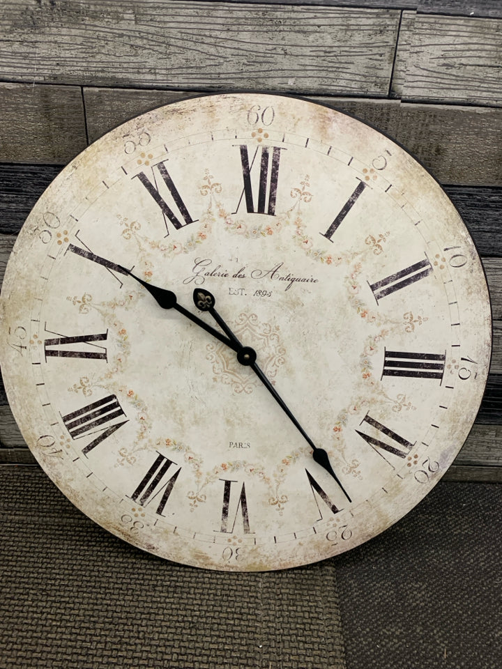 DISTRESSED ROMAN NUMERALS SCROLL DETAIL.
