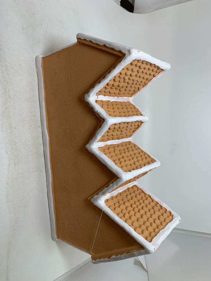 NWT LIGHT UP GINGERBREAD HOUSE.