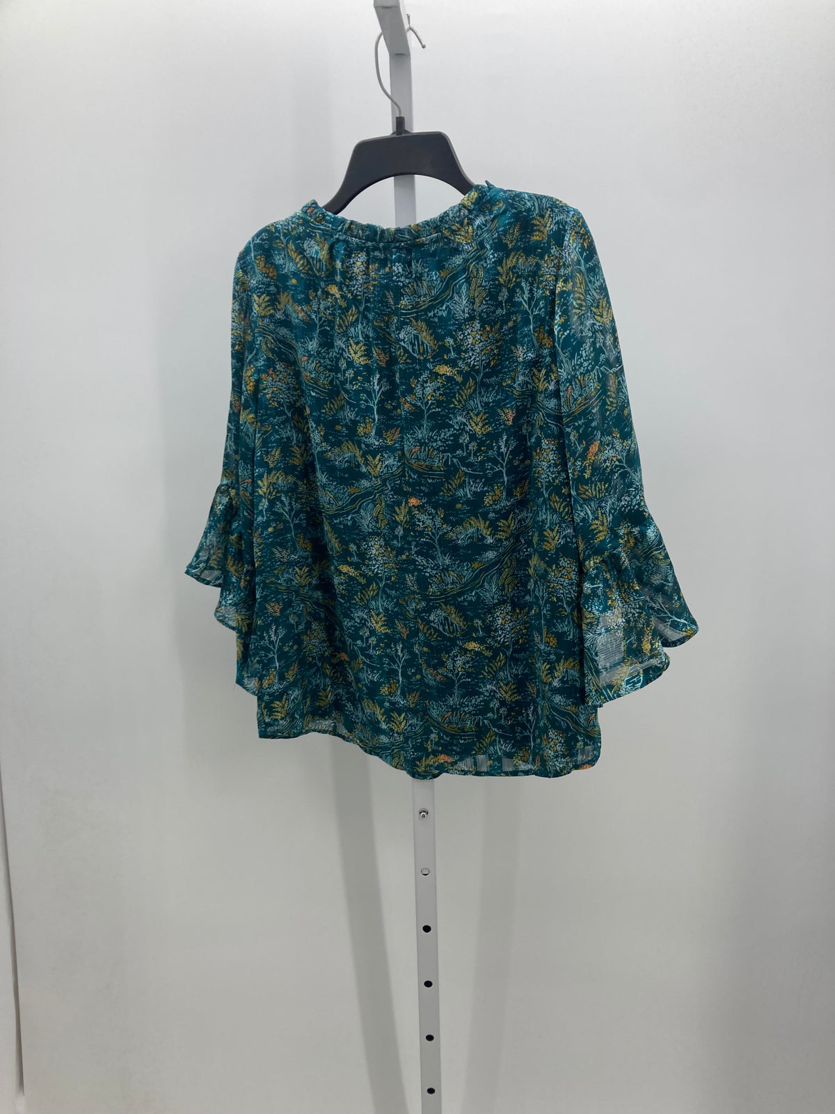 Lauren Conrad Size Small Misses 3/4 Sleeve Shirt
