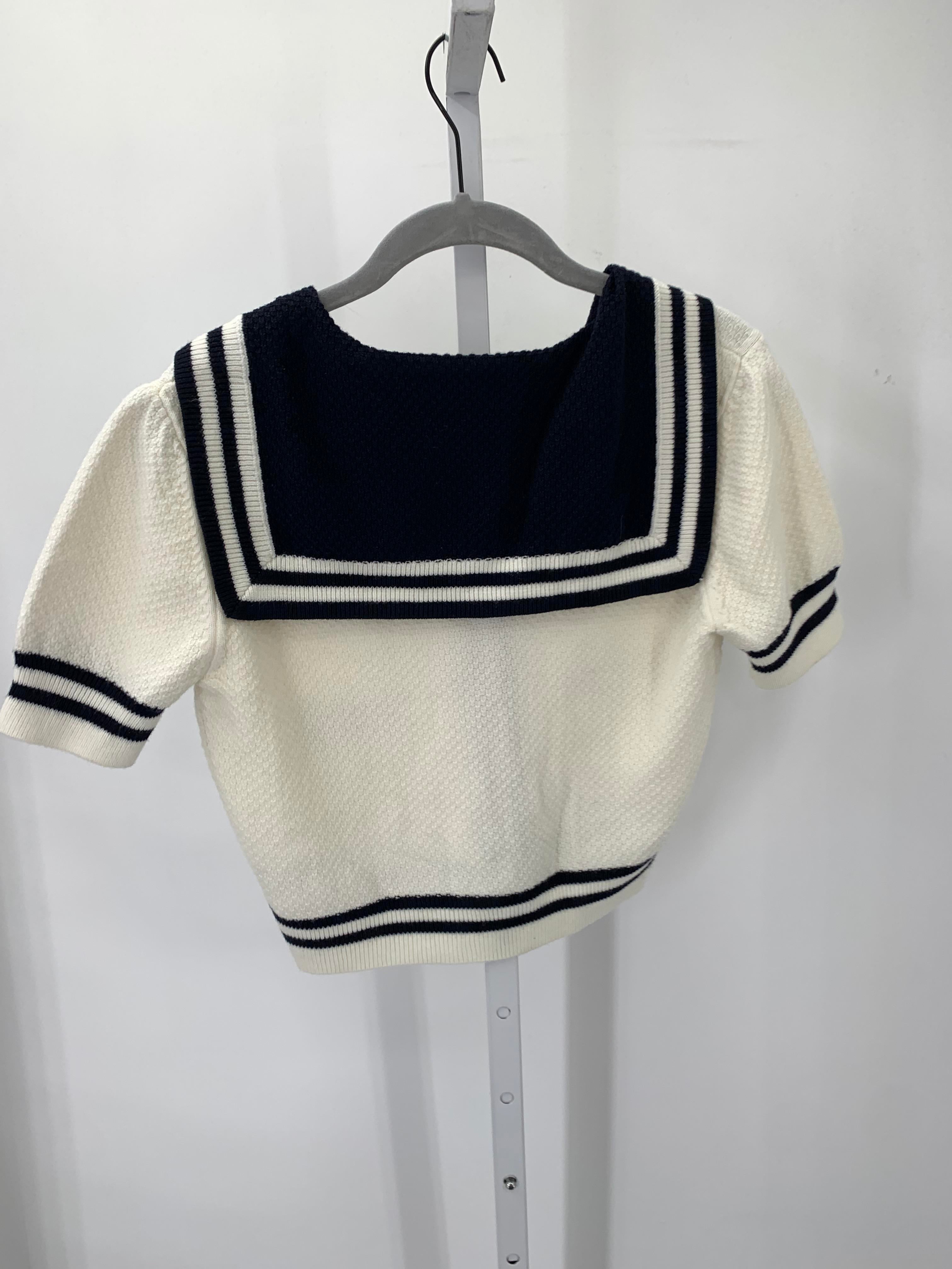 Size Small Juniors Short Sleeve Sweater
