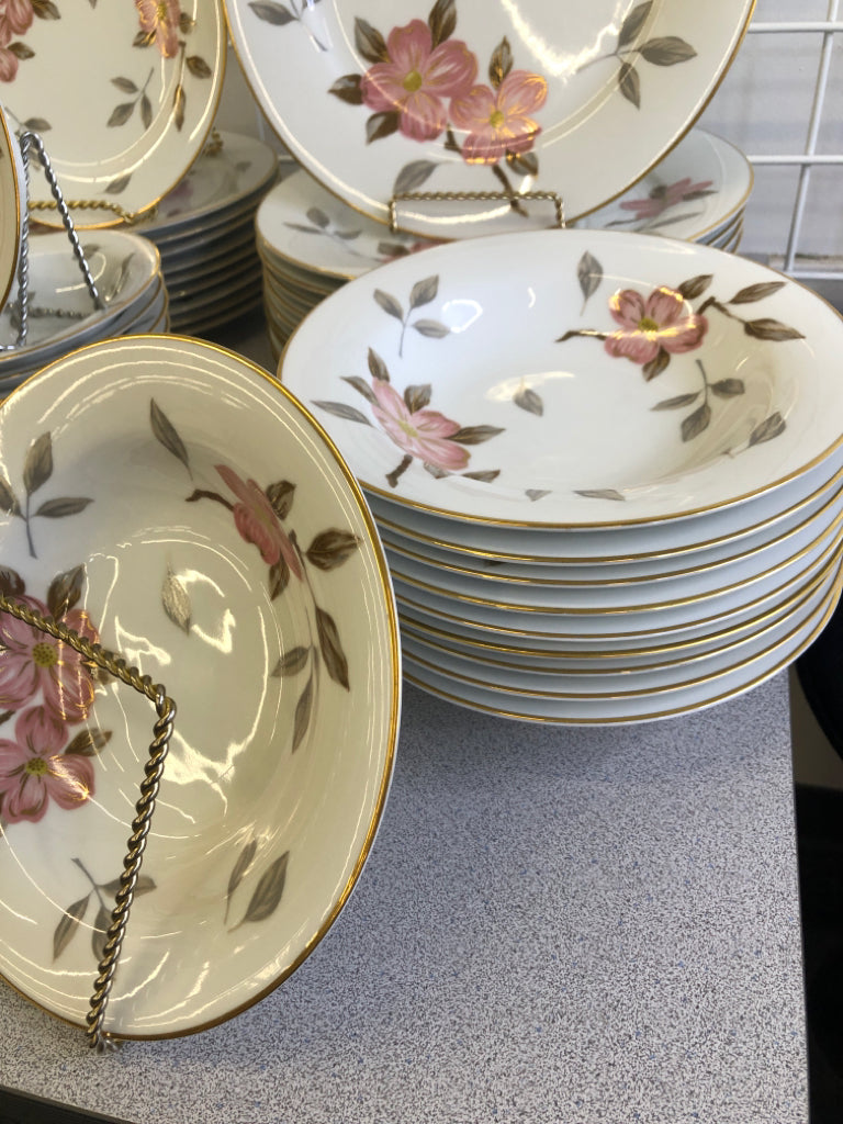 66 PC SVC 10 PINK FLORAL W/ GOLD RIM NORITAKE .