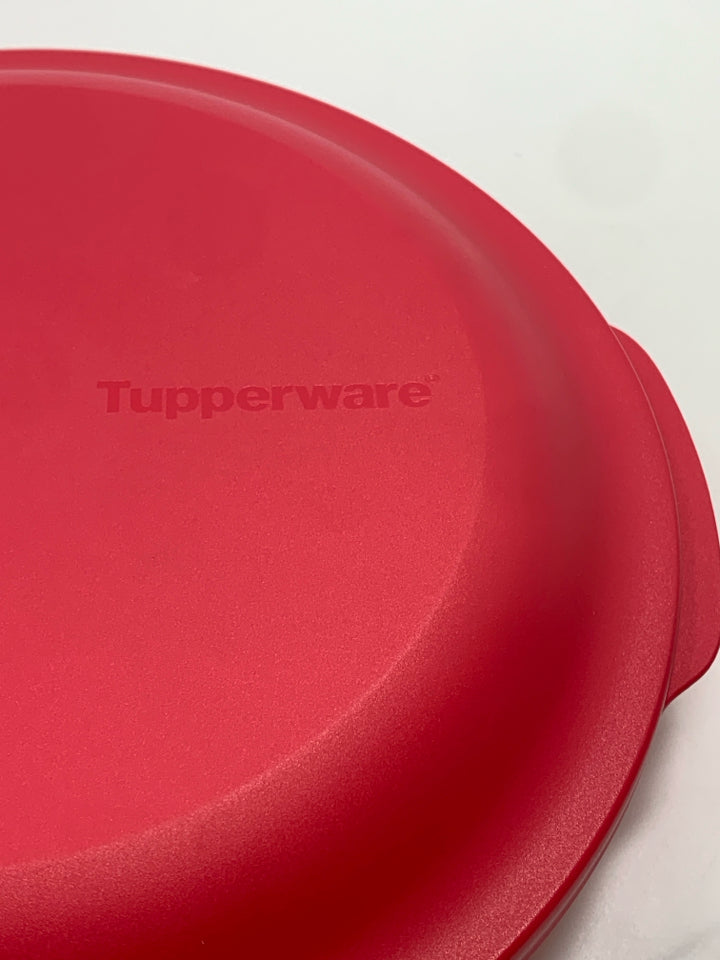4 PINK TUPPERWARE PLATES W/AIRTIGHT LIDS.