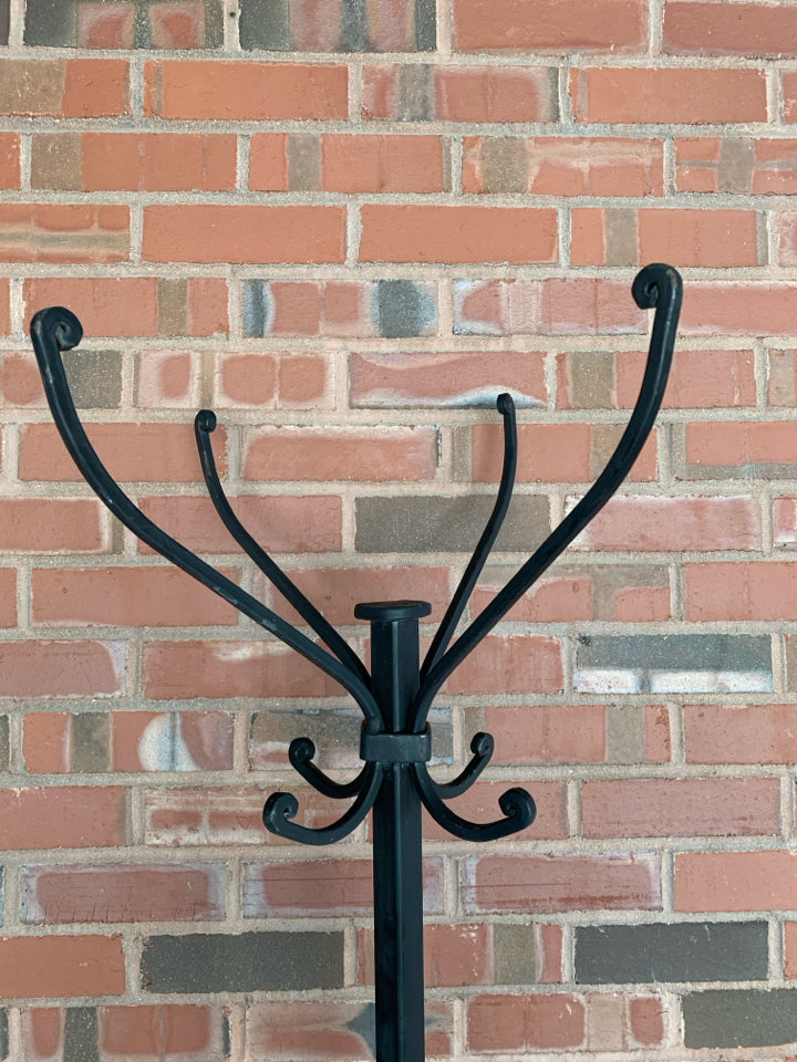 LG METAL COAT RACK W/CURVED FEET.