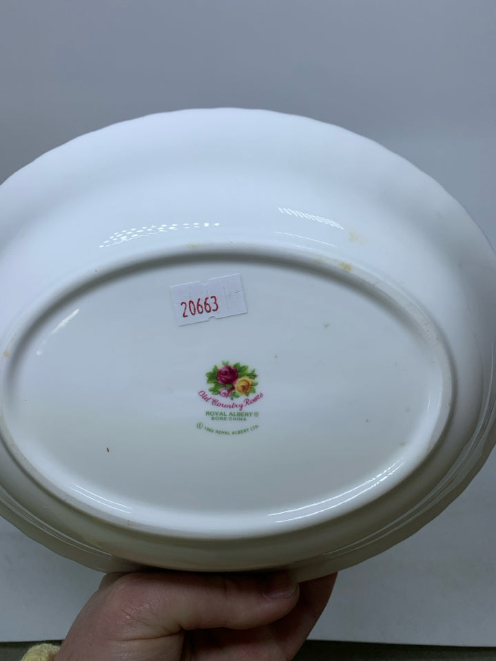 VTG OVAL VEGETABLE BOWL W/ GOLD RIM.