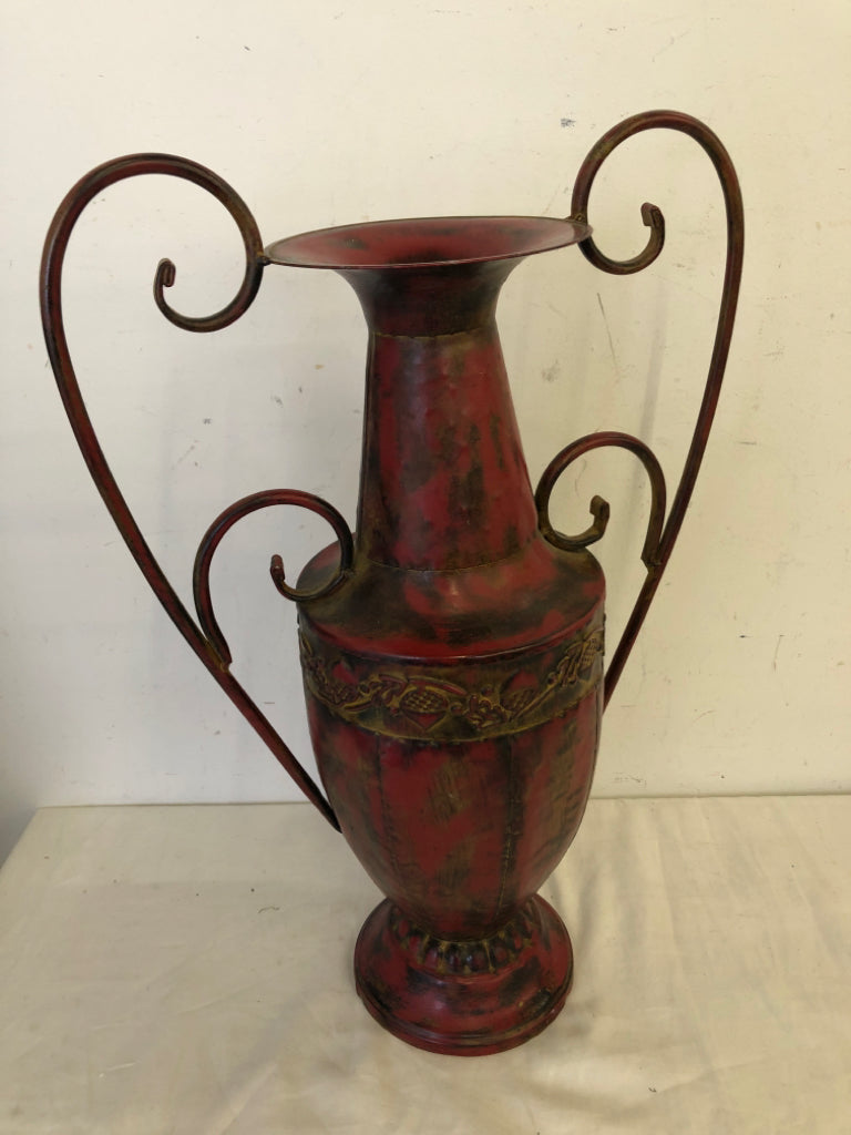 DISTRESSED RED DECORATIVE VASE W/SWIRL ARMS.
