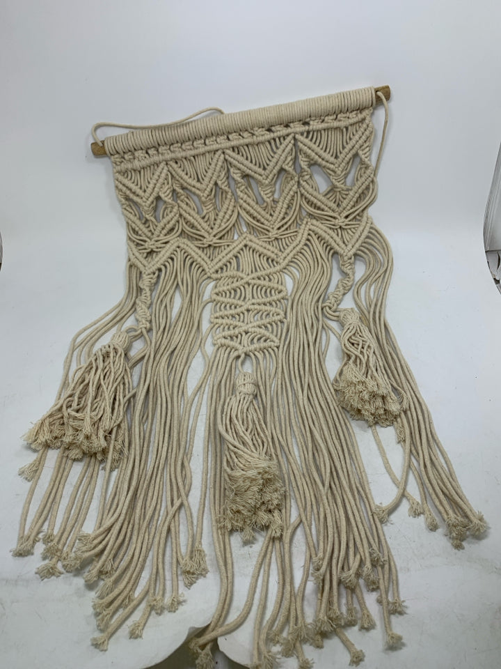 MACRAME BRAIDED TASSEL DESIGN WALL HANGING.