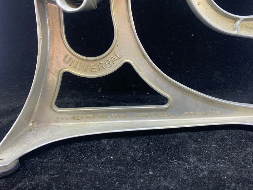 VTG CITRUS METAL JUICER.