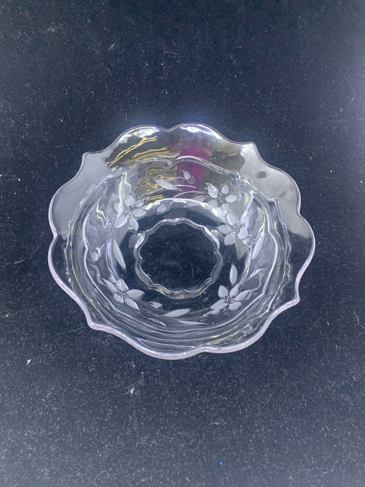 CLEAR BOWL W FROSTED FLORAL.