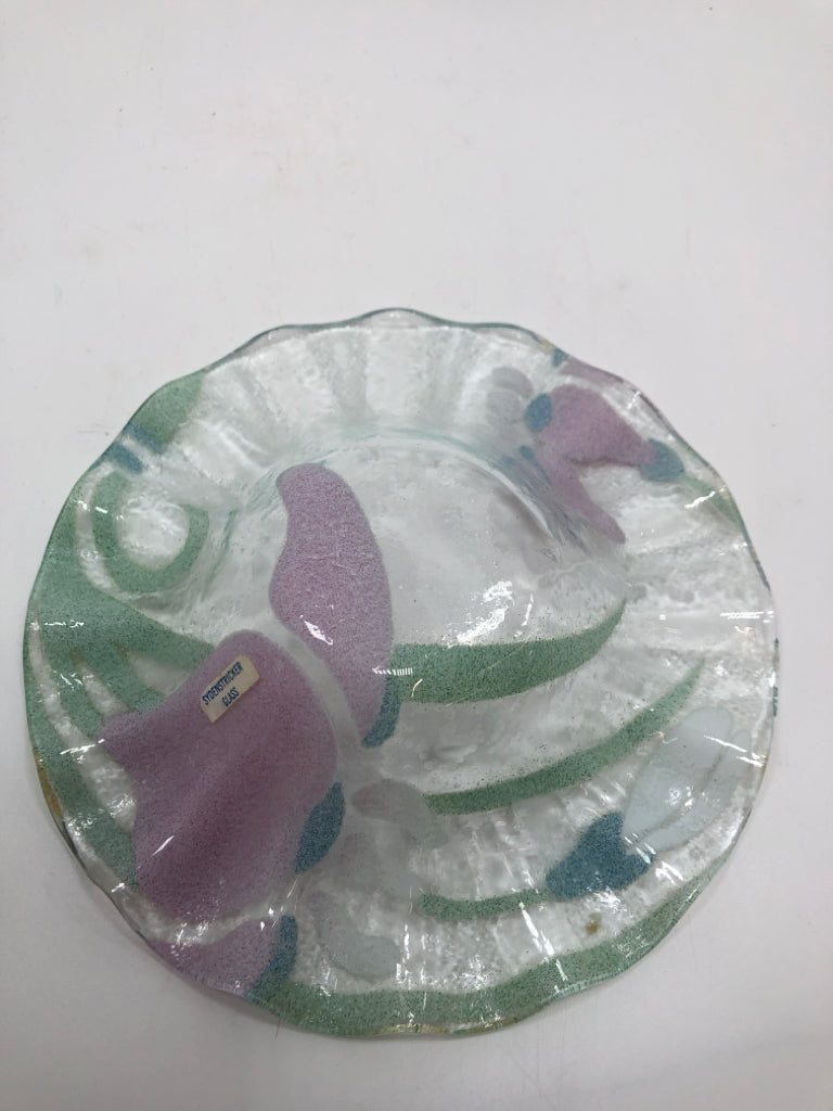 FLOWER PAINTED FUSED GLASS BOWL W/RUFFLE RIM.