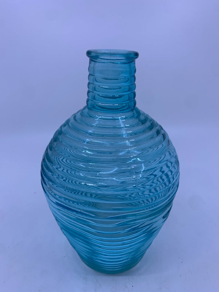 BLUE RIBBED VASE.