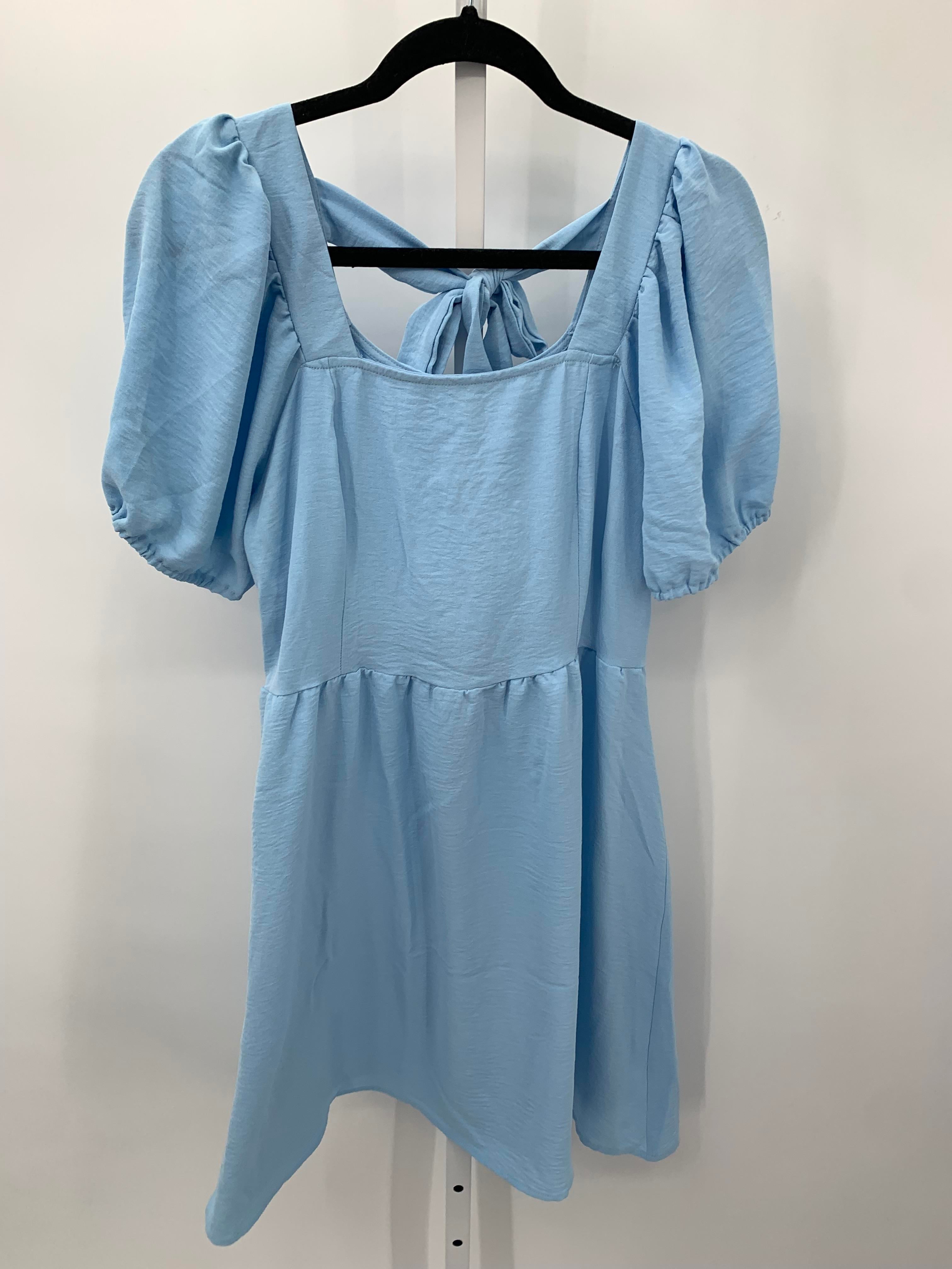 Size Medium Juniors Short Sleeve Dress