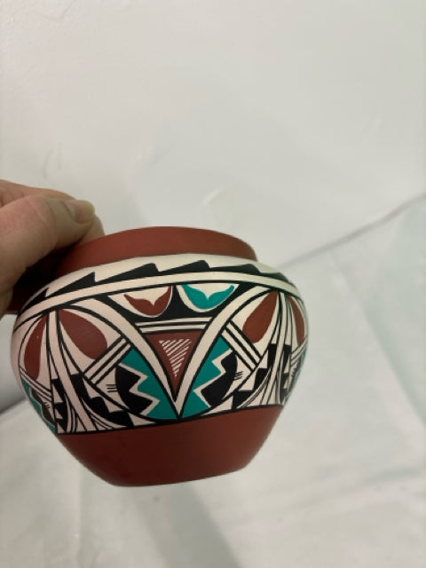 TOXA JEMEZ SIGNED MEXICO POTTERY VASE.