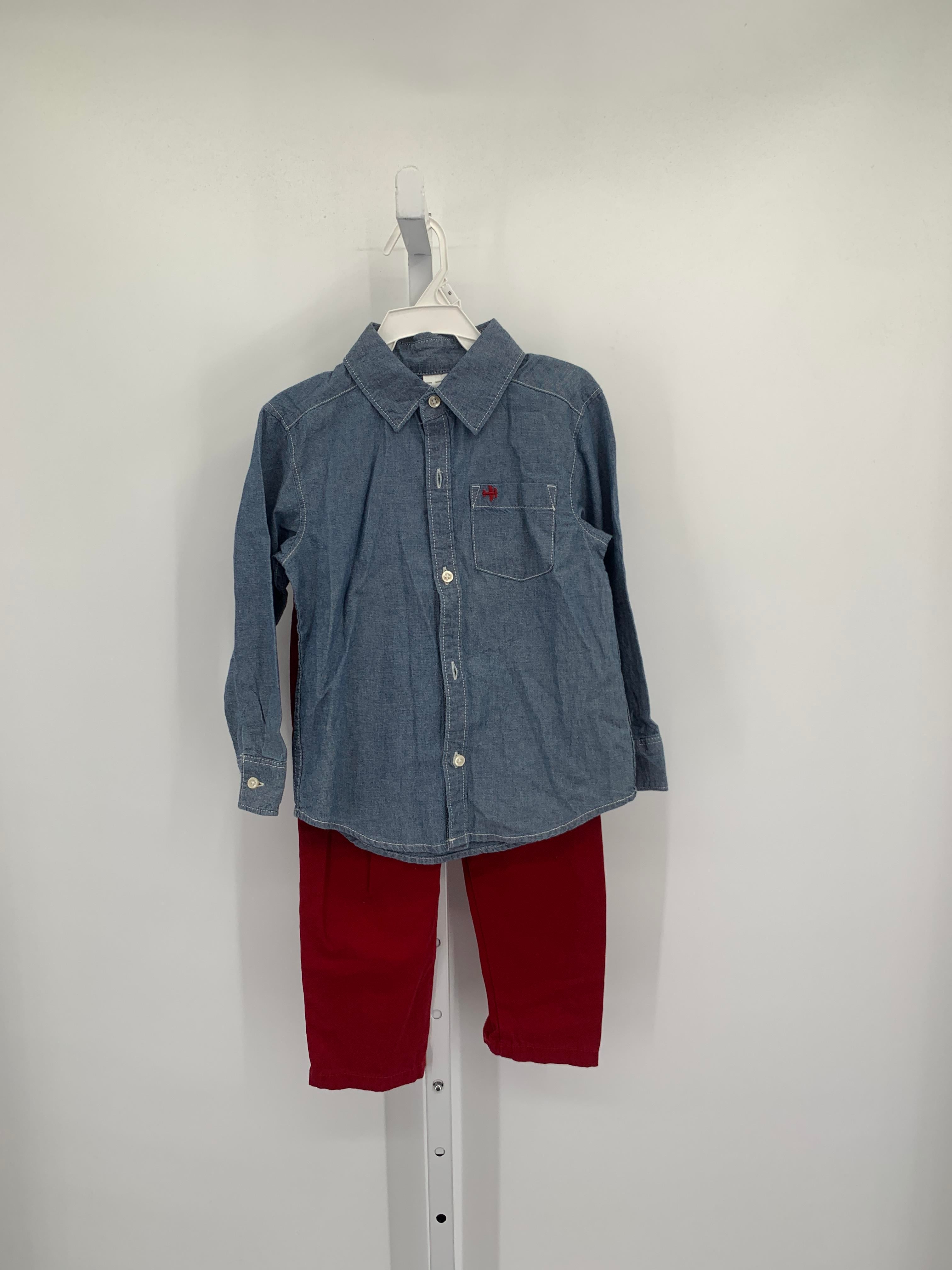 BUTTON DOWN SHIRT RED PANTS'