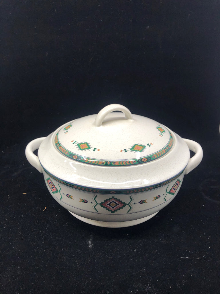 ADIRONDACK PATTERN COVERED DISH W/ HANDLES.