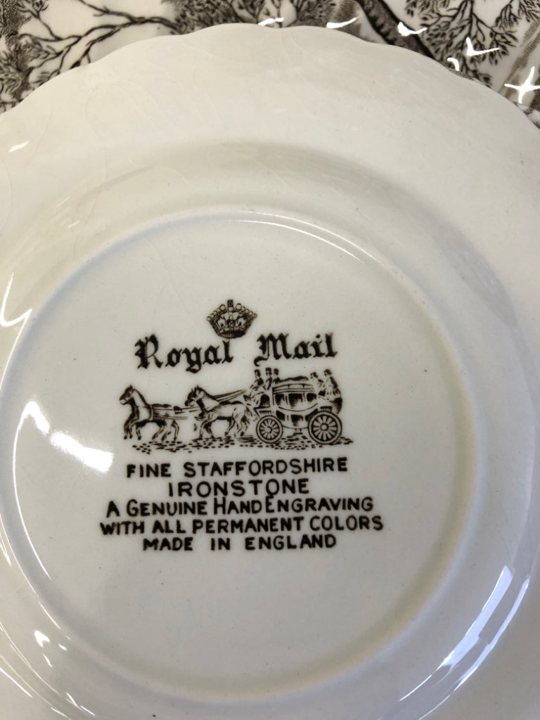 26 PC VTG BROWN VILLAGE PATTERN DINNER SET- CREAMER AND SUGAR, ROUND SERVER W LI