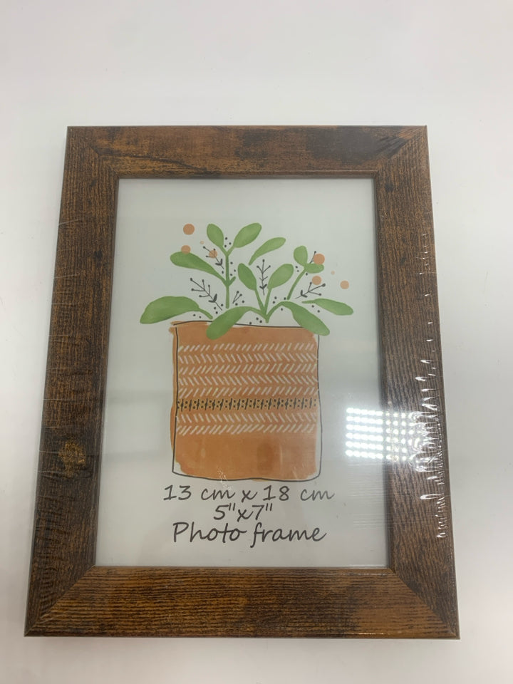 NIP WOODEN RUSTIC PICTURE FRAME.