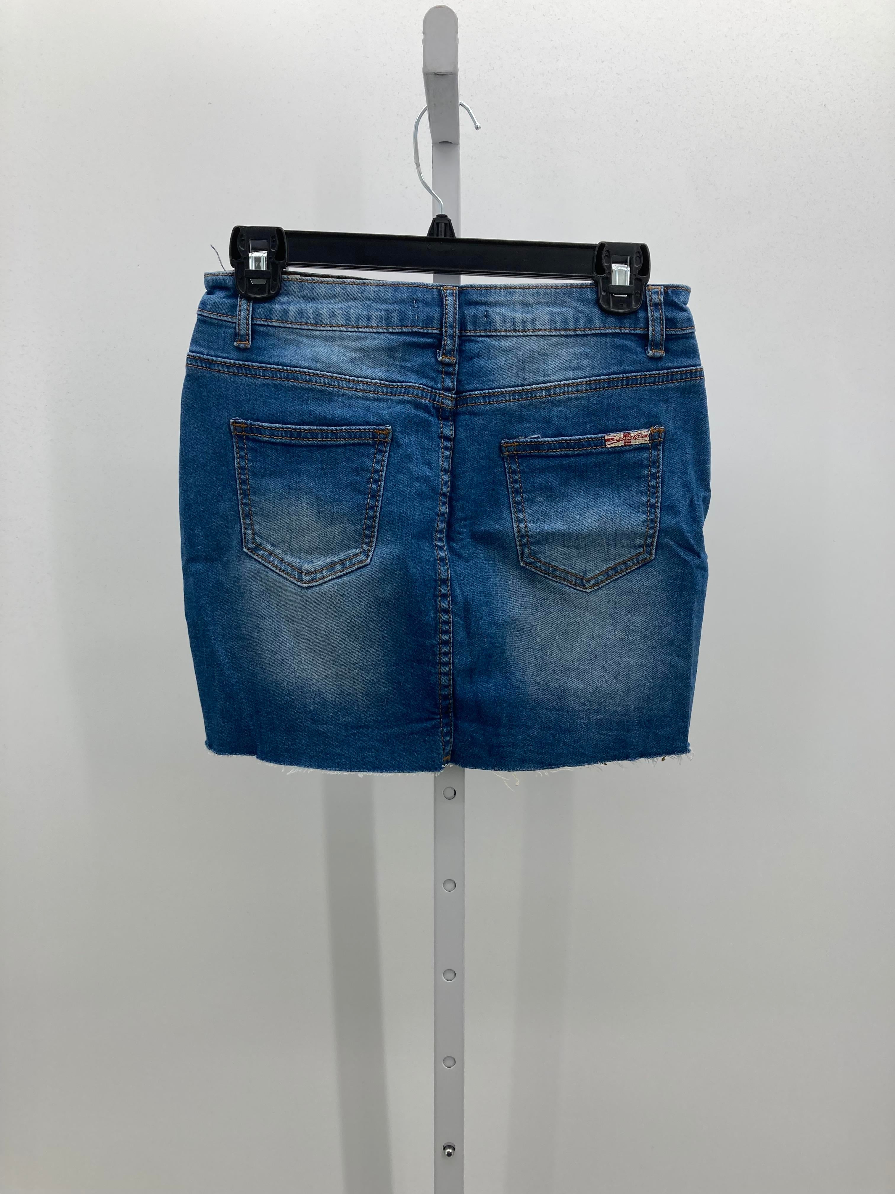 Machine Size Medium Juniors Skirt