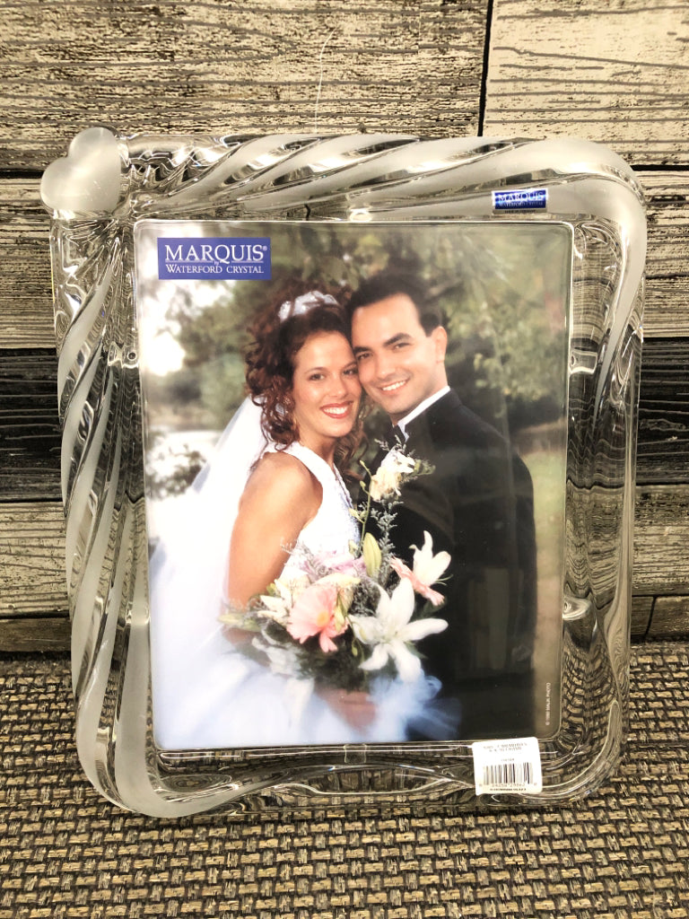 MARQUIS BY WATERFORD FROSTED CRYSTAL HEART FRAME.