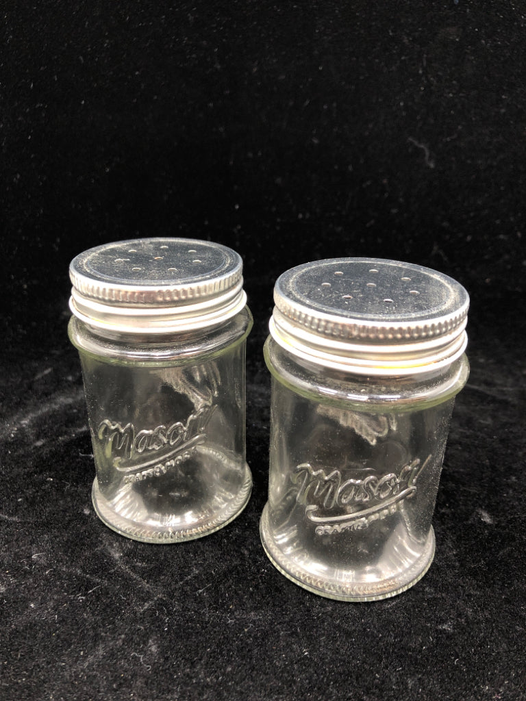 2PC MASON JAR SHAKERS.