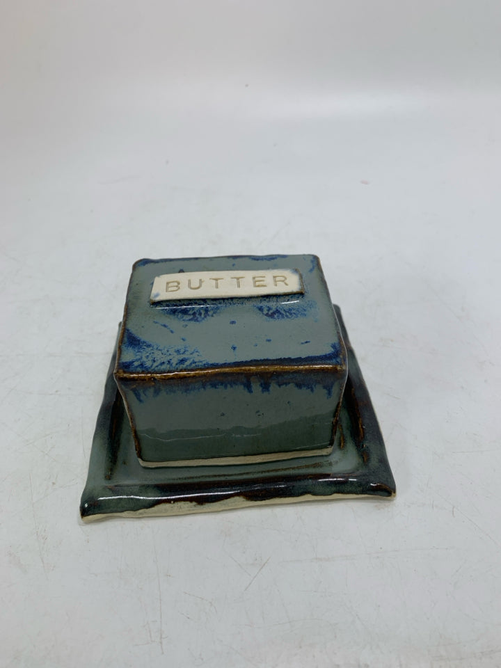 SMALL GREY BLUE GLAZED BUTTER DISH.