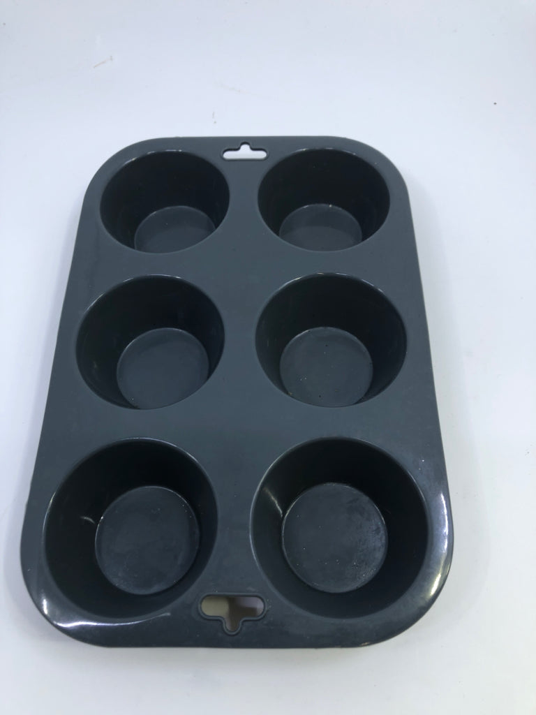 GRAY SILICONE MUFFIN TRAY 6-MUFFINS.