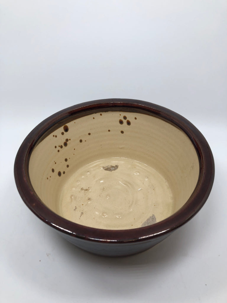BROWN GLAZE RIBBED PLANTER.