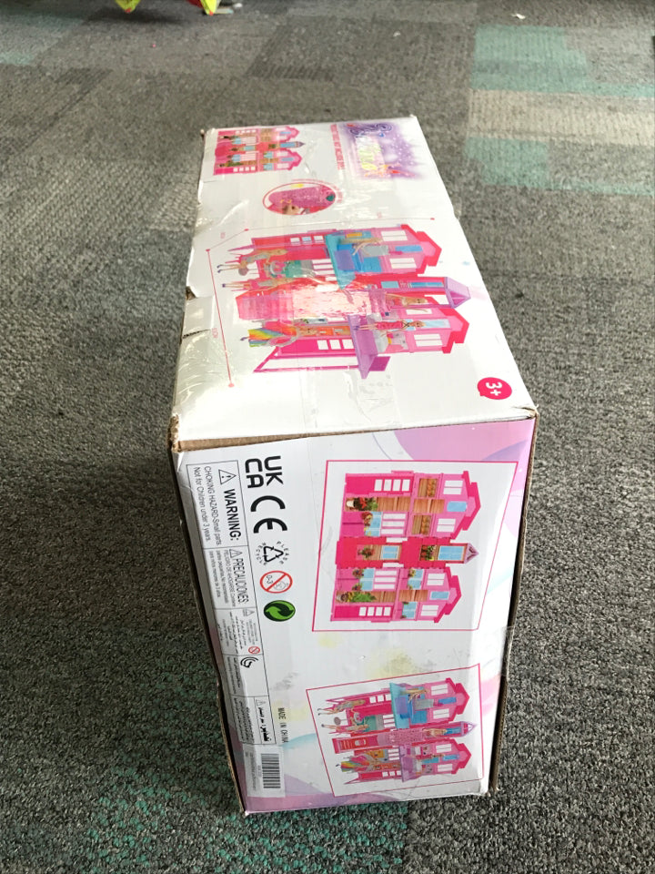 BETTINA Foldable Doll House