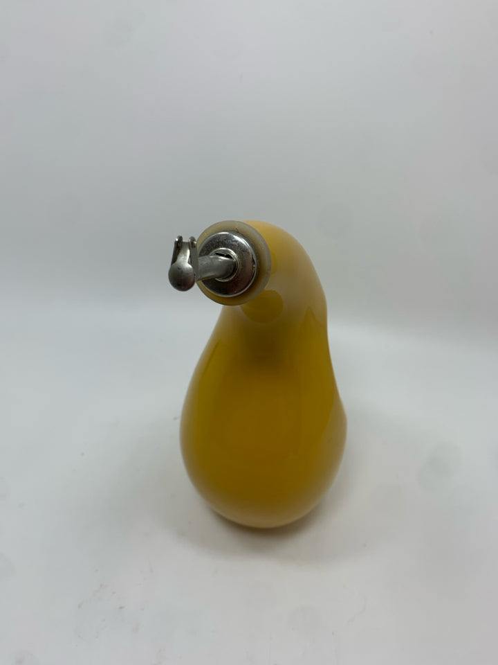 RACHEL RAY YELLOW OIL DISPENSER.