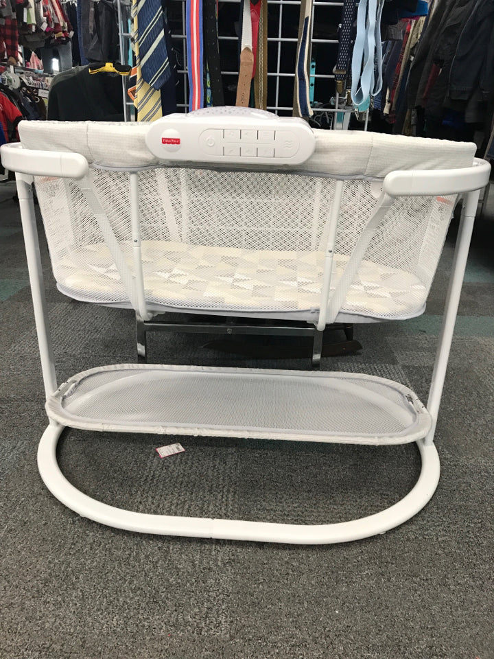 Fisher Price Baby Bedside Sleeper Soothing Motions Bassinet *missing mobile