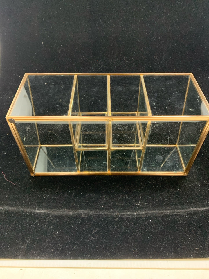 GLASS DIVIDED ORGANIZER W/ METAL EDGES.
